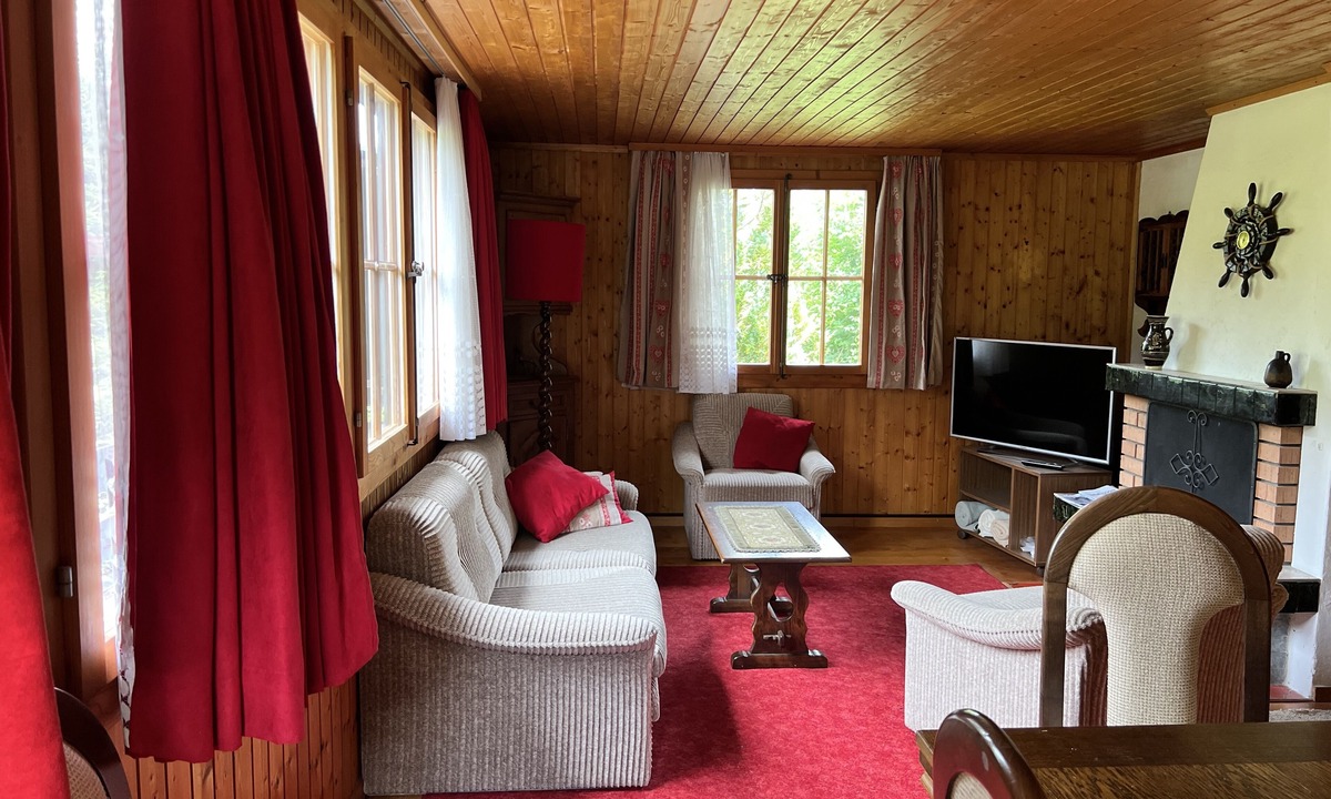 Plaffeien Ski Chalet | Swiss chalet, in a quiet, not overlooked, 10min of the famous Black Lake !