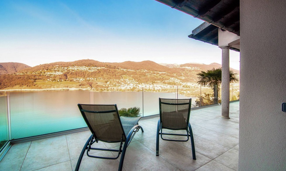 Montagnola Apartment | Large apartment with breathtaking views of the lake (LA PALMA 2)