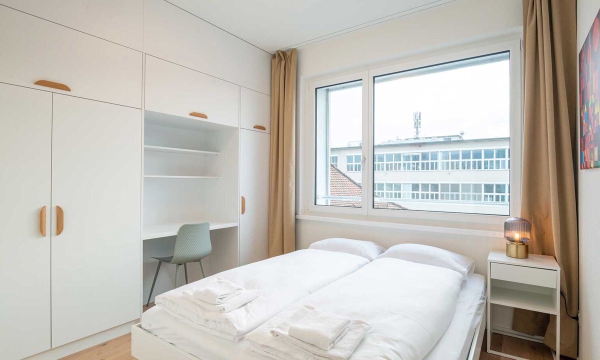 Center Apartment | ZH Red 4 - Letzigrund HITrental Apartment