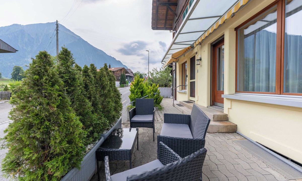 Hondrich Apartment | Lake Thun View Apartment|Terrace + Near Interlaken