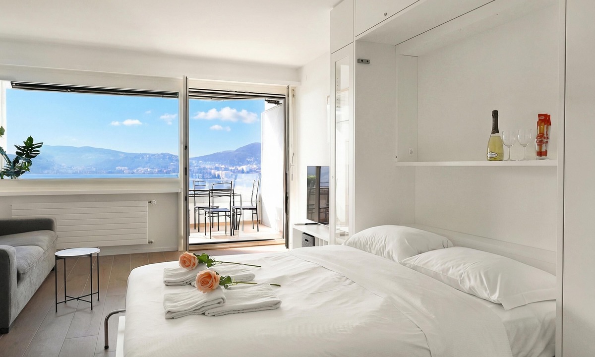 Lugano Apartment | View and Art | Panoramic Lake View Studio, Lugano, Castagnola (Lugano), Switzerland