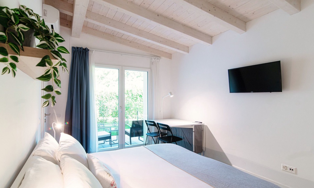 Origlio Apartment | Well-furnished studio apartment with small garden (Le Betulle Studio 4)