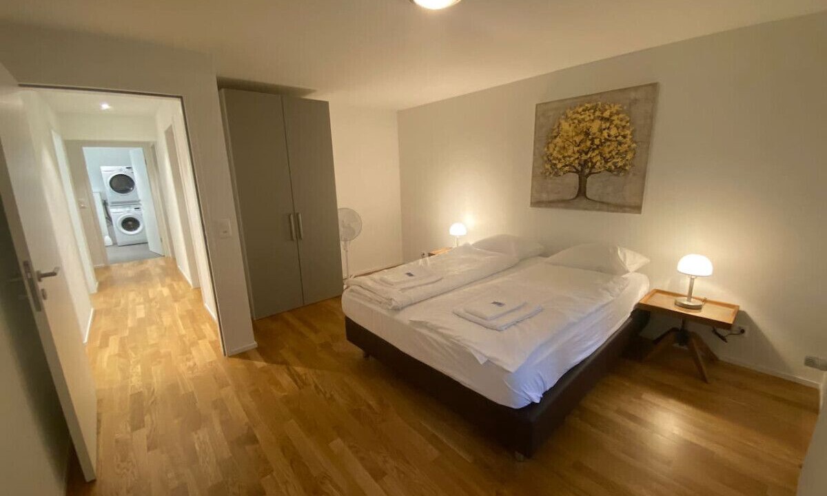 Hirslanden Apartment | Amazing 3BR flat in the city centre (Sky9)