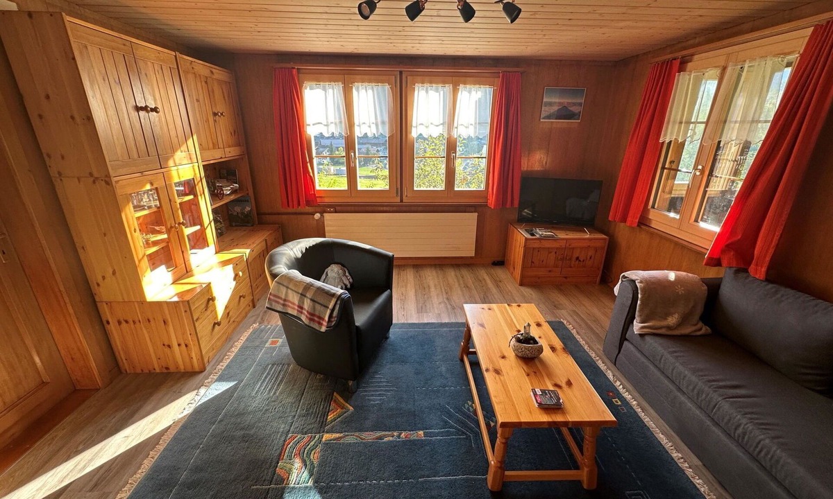 Frutigen Apartment | Nice apartment for 5 guests with TV and balcony