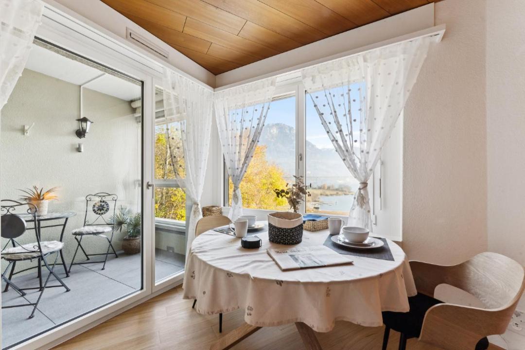 Ingenbohl Apartment | ReMo I Lake View Studio 1 - 2 Personen I See - Bergsicht I 40" Smart TV I Dusche, Fahrstuhl und Parkplatz