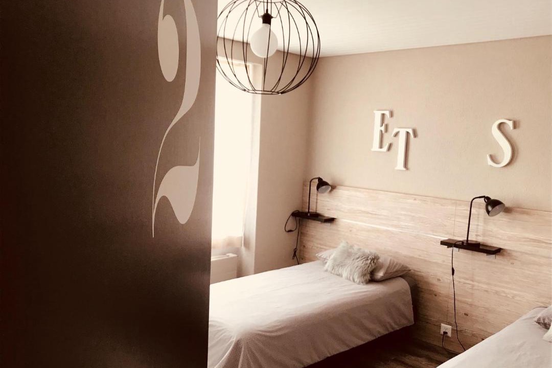 Chatel-Saint Denis Hotel | Café Tivoli