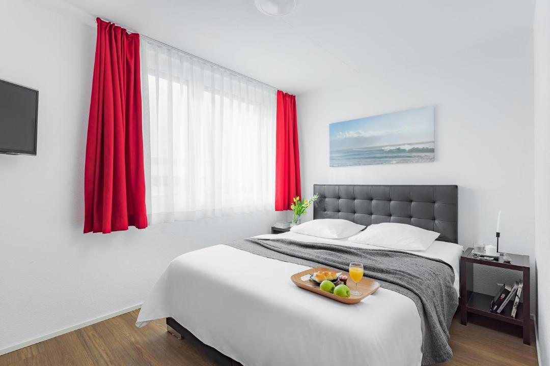 Kloten Apartment | Swiss Star Zurich Airport - Self Check-In