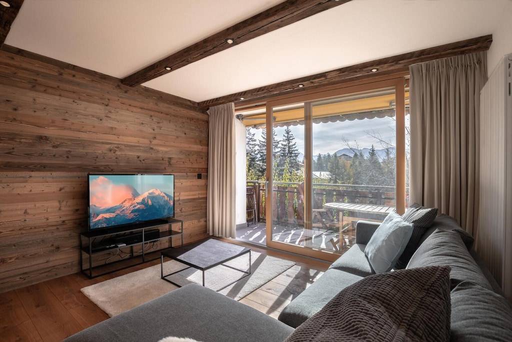 Photo of Livingroom in Lens