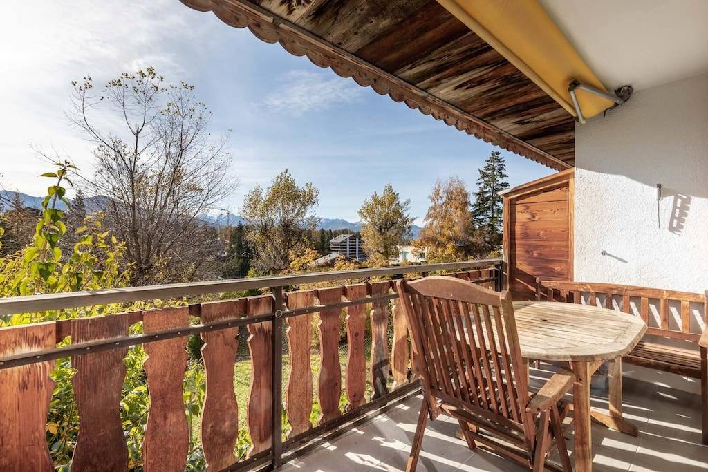 Photo of Patio Balcony in Lens