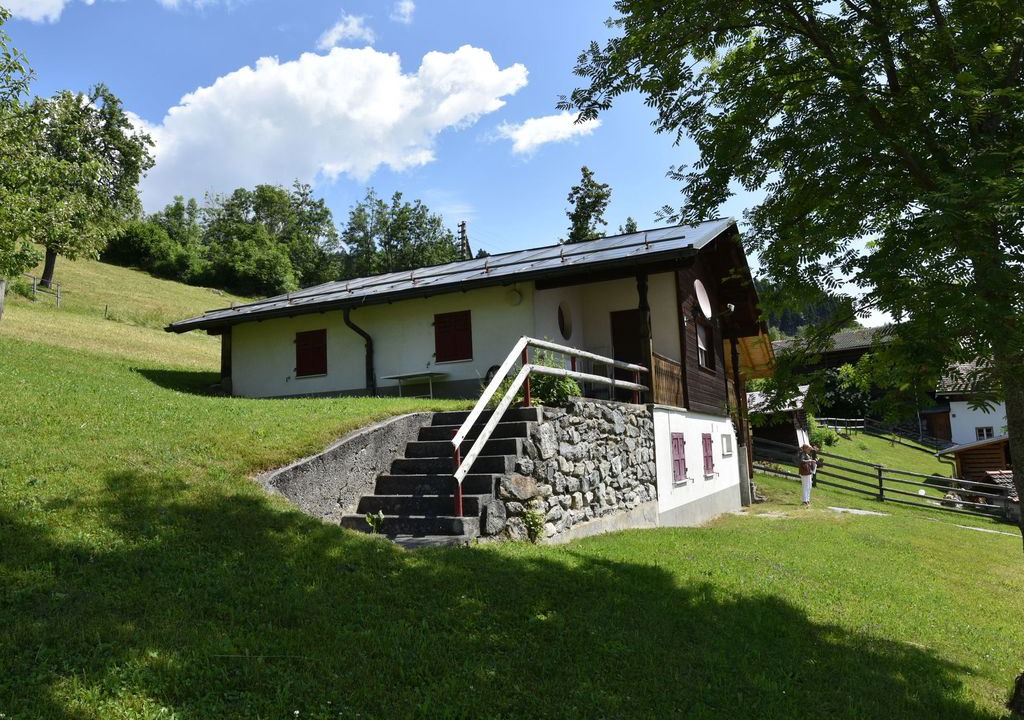 Photo of Buildings in Tavanasa