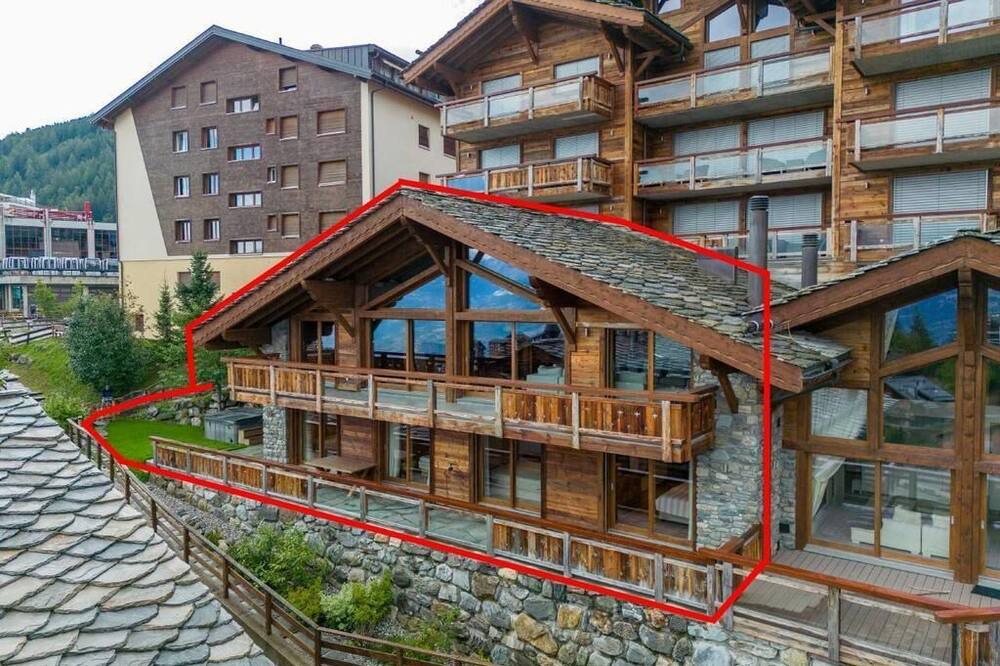 Photo of Outdoor in Saint-Pierre-de-Clages