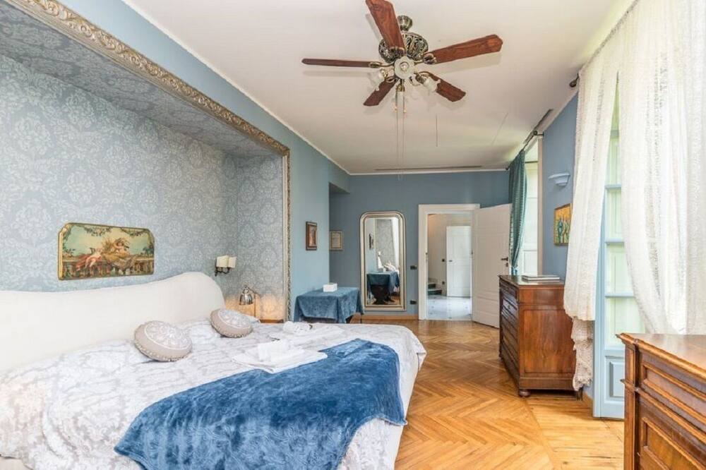 Photo of Bedroom in Como