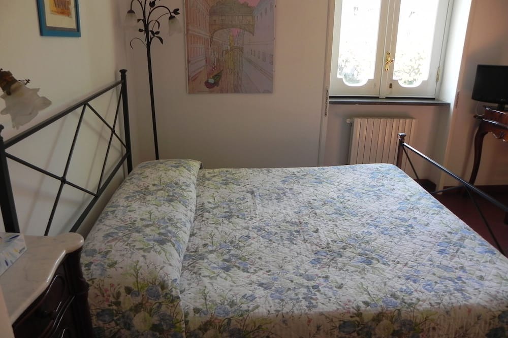 Photo of Bedroom in Seiano