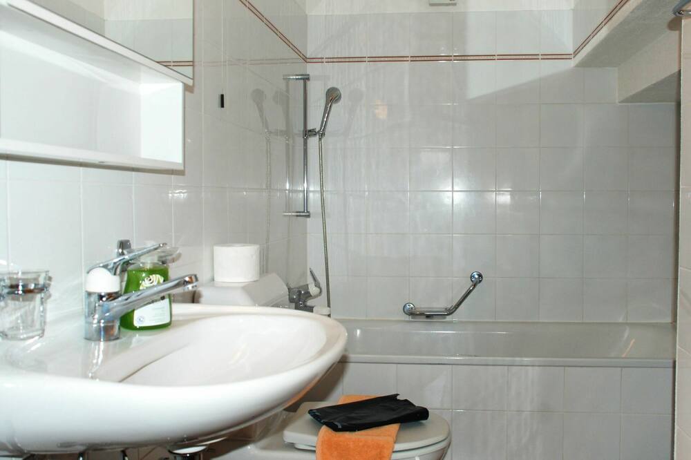 Photo of Bathroom in Negrentino