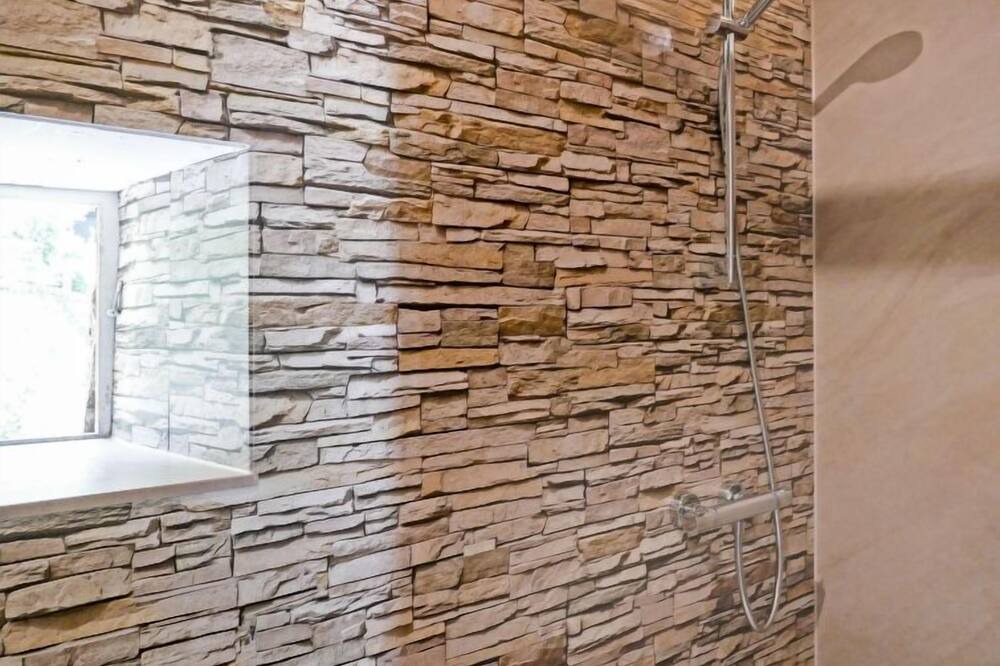 Photo of Bathroom in Negrentino