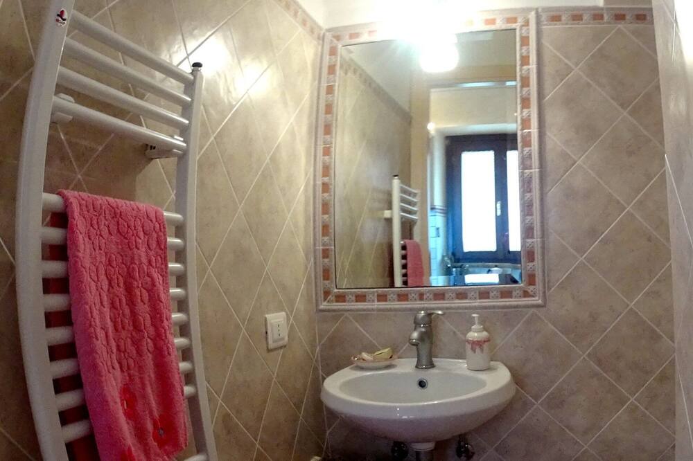 Photo of Bathroom in Castel Cellesi