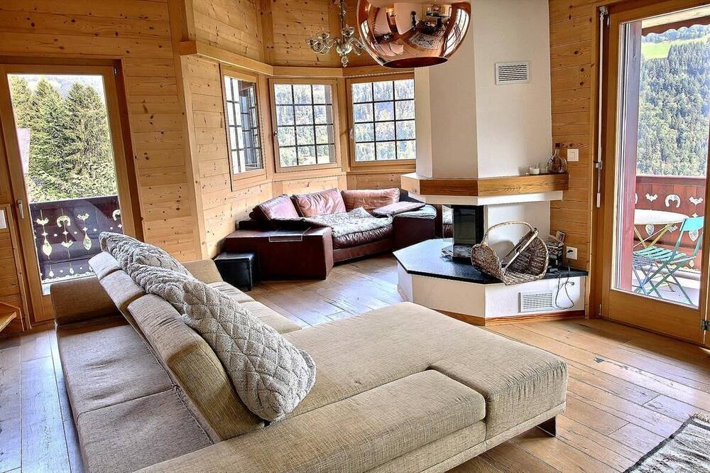 Photo of Livingroom in Champery