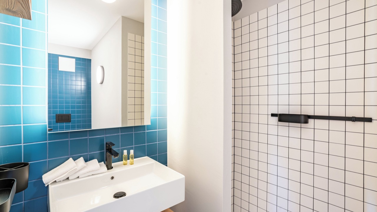 Photo of Bathroom in Vex