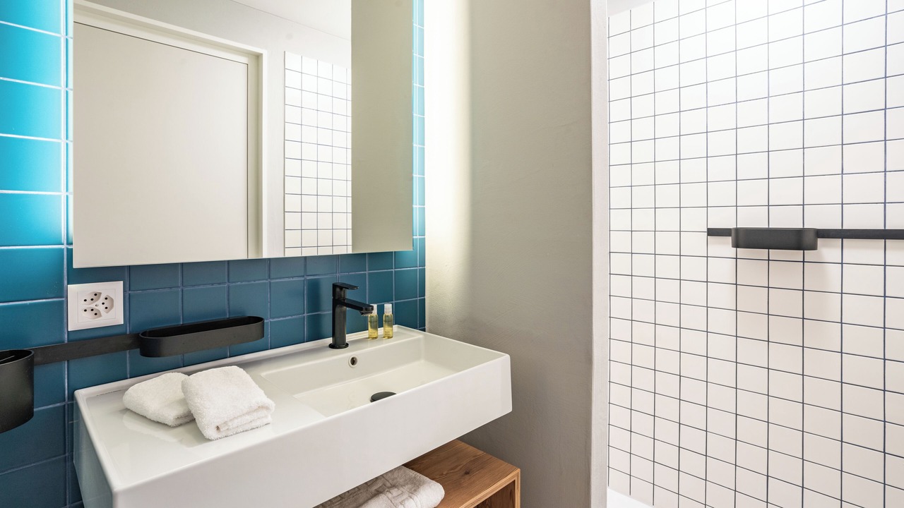 Photo of Bathroom in Vex