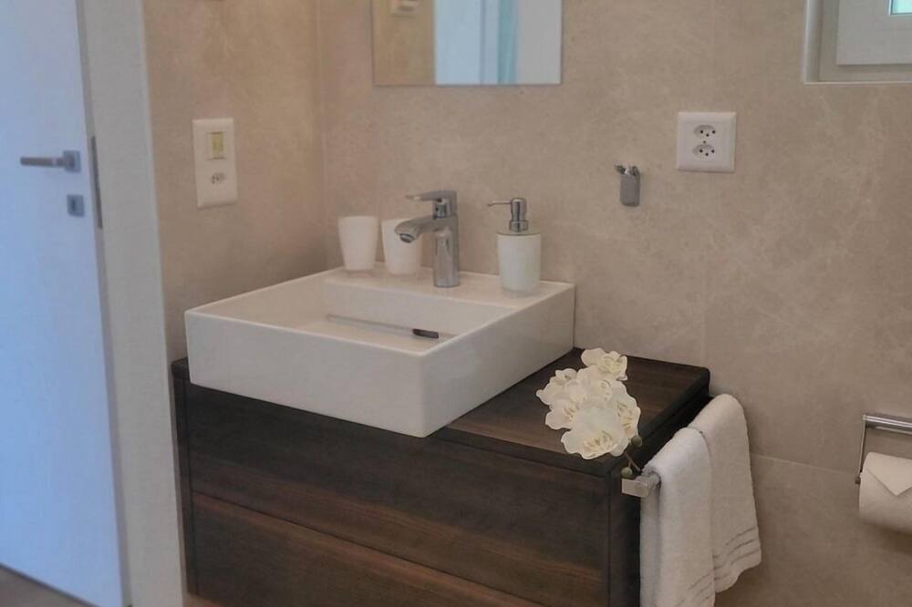 Photo of Bathroom in Brione sopra Minusio