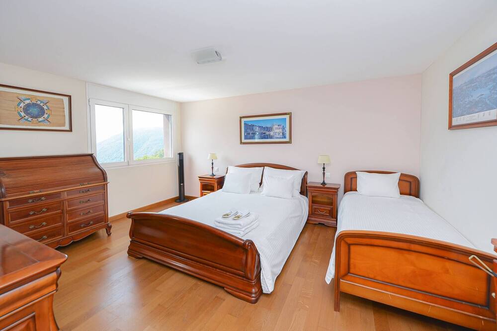 Photo of Bedroom in Carona