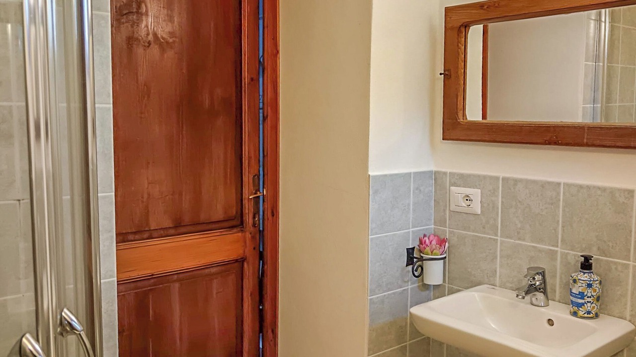 Photo of Bathroom in Calozzo