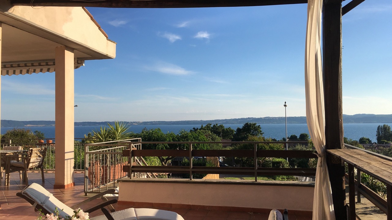 Photo of Patio Balcony in Lake Bracciano