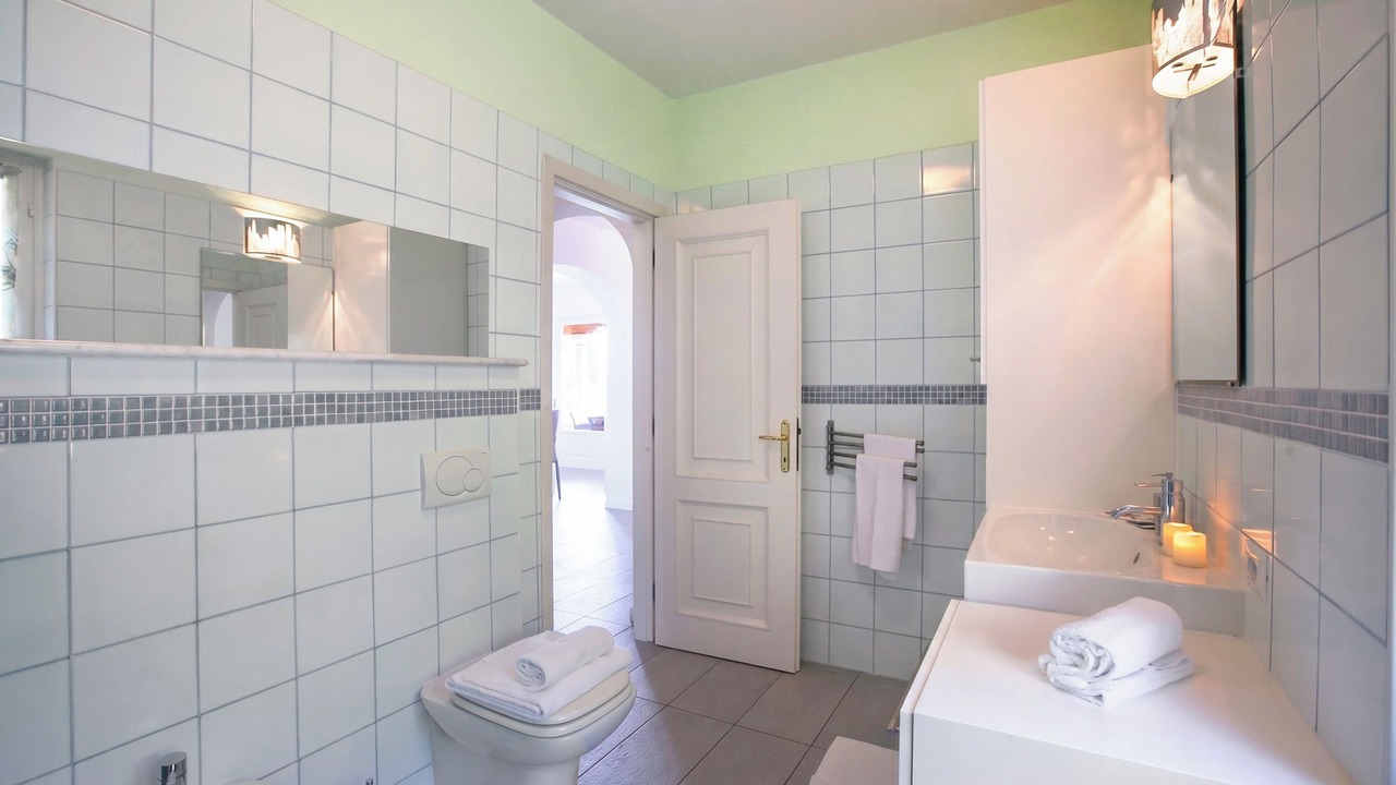 Photo of Bathroom in Menaggio