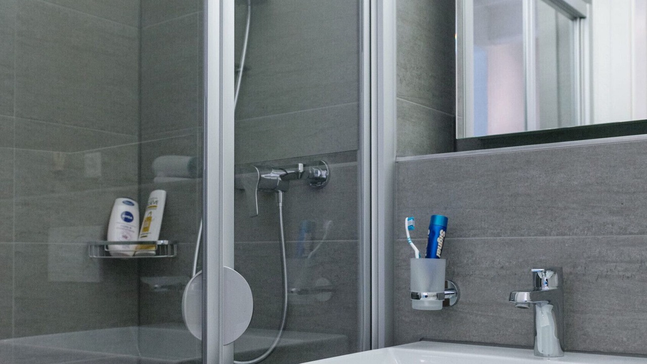 Photo of Bathroom in District 9