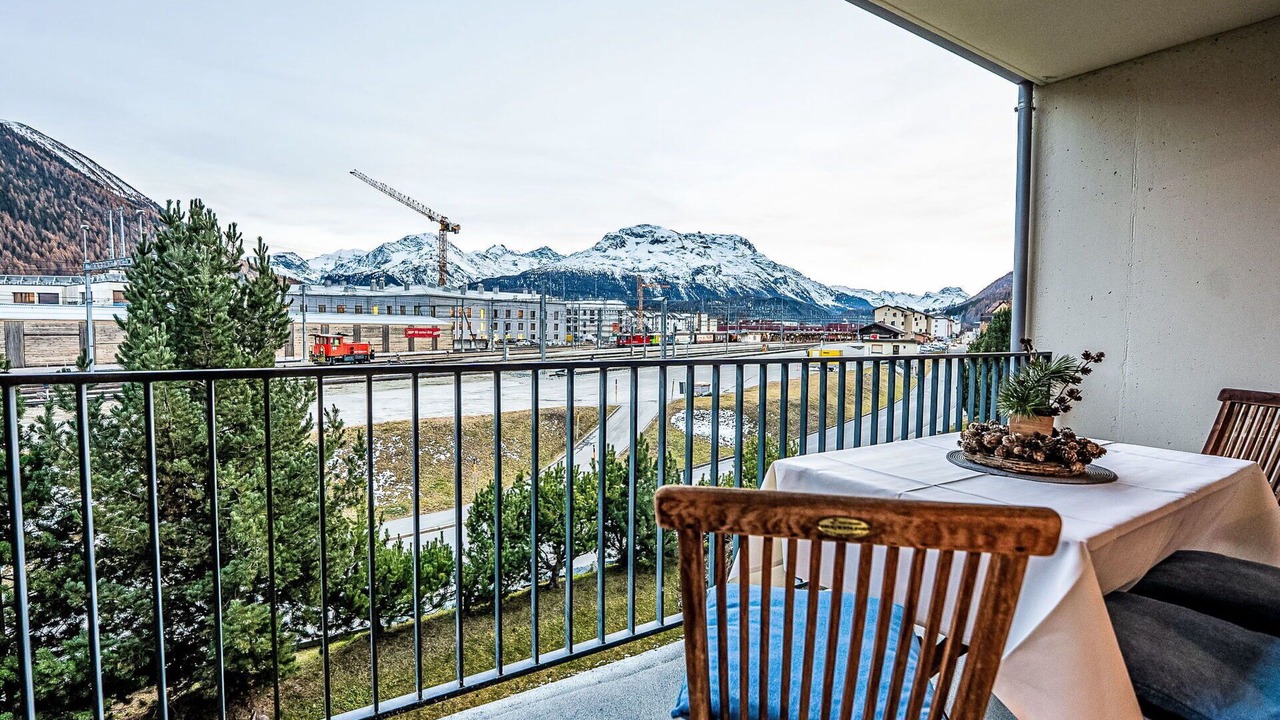 Photo of Outdoor in Samedan