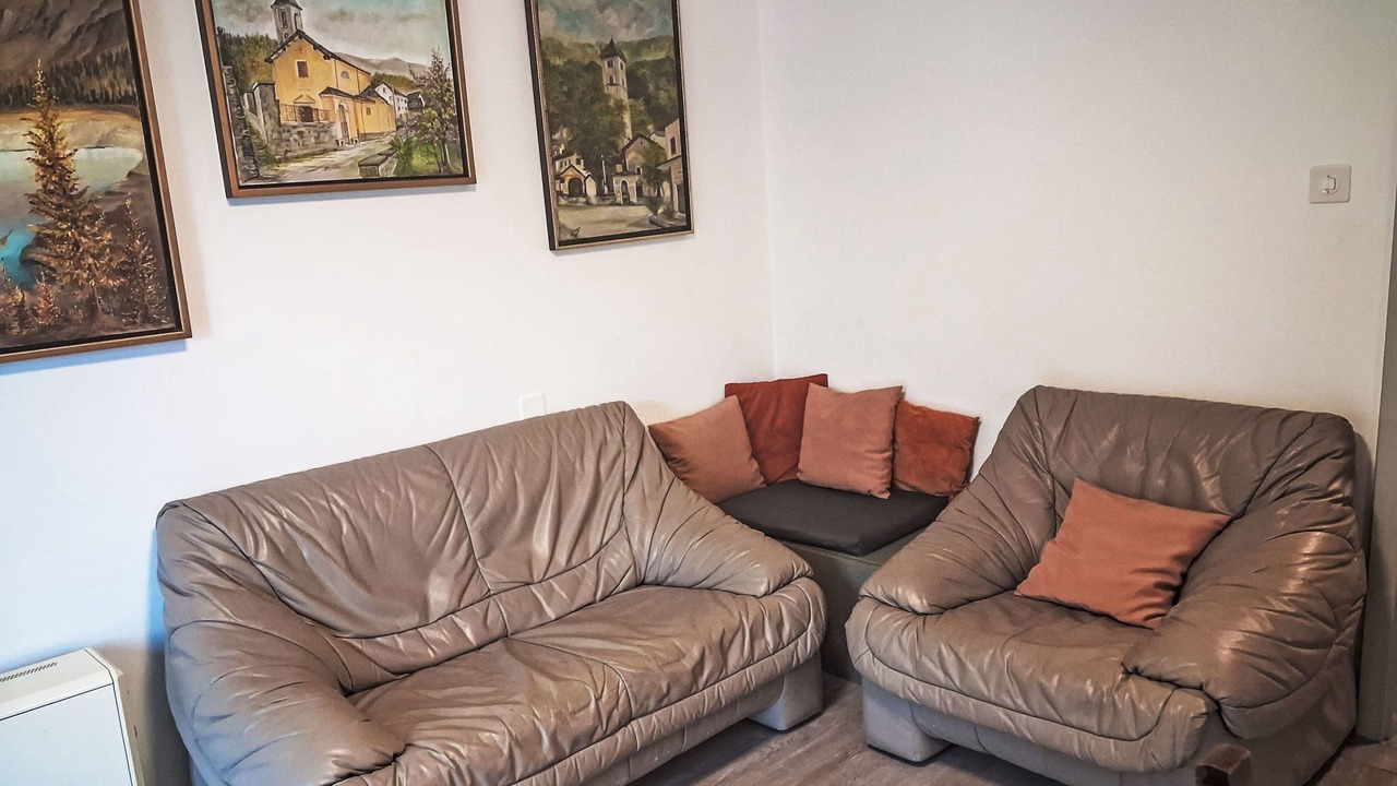 Photo of Livingroom in Negrentino