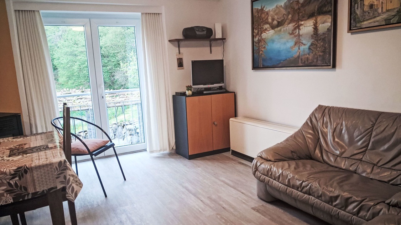 Photo of Livingroom in Negrentino
