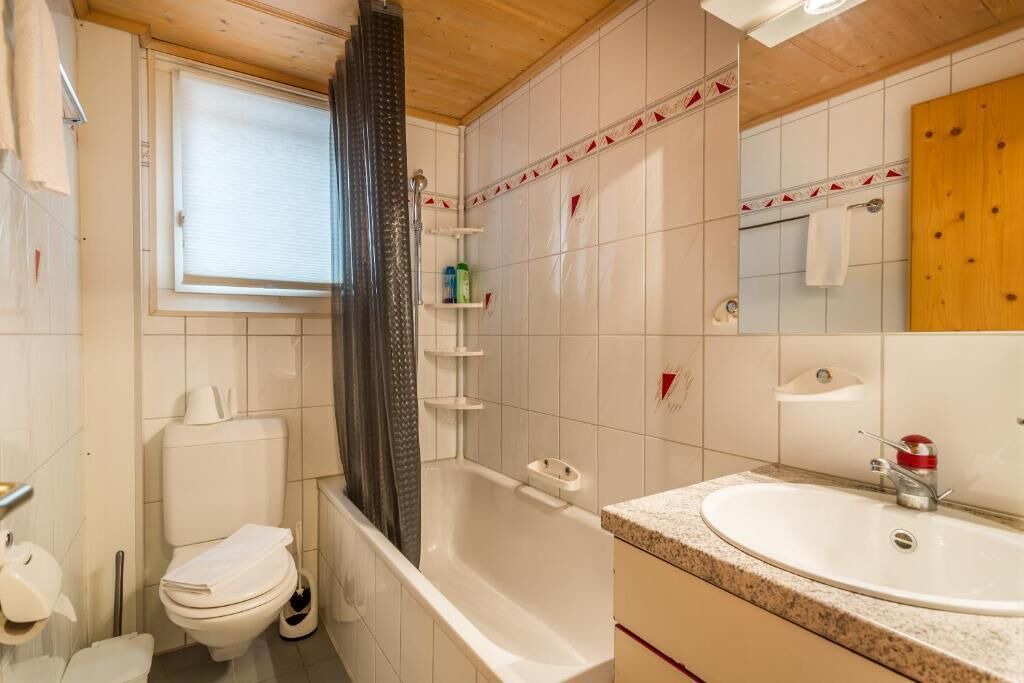 Photo of Bathroom in Sundlauenen