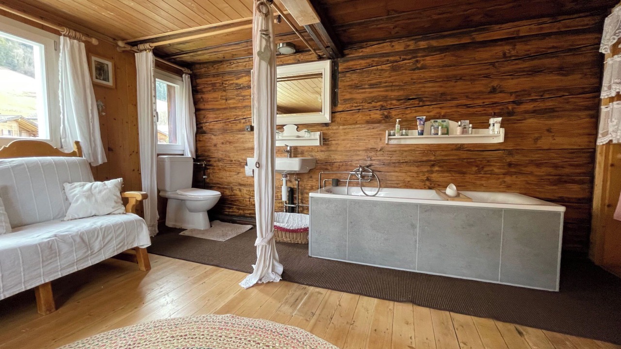 Photo of Bathroom in Castrisch