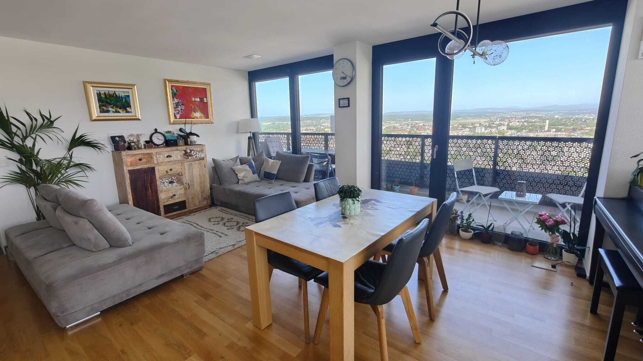 Photo of Livingroom in Uster District