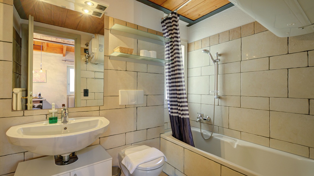 Photo of Bathroom in Morcote