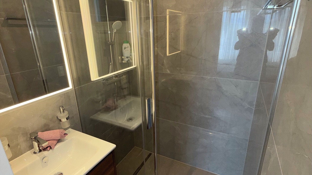 Photo of Bathroom in Tour-de-Champel