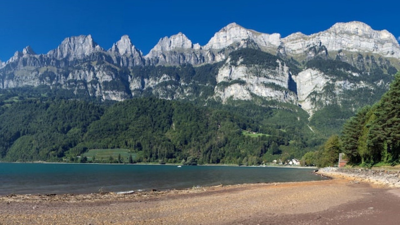 Photo of Others in Quarten