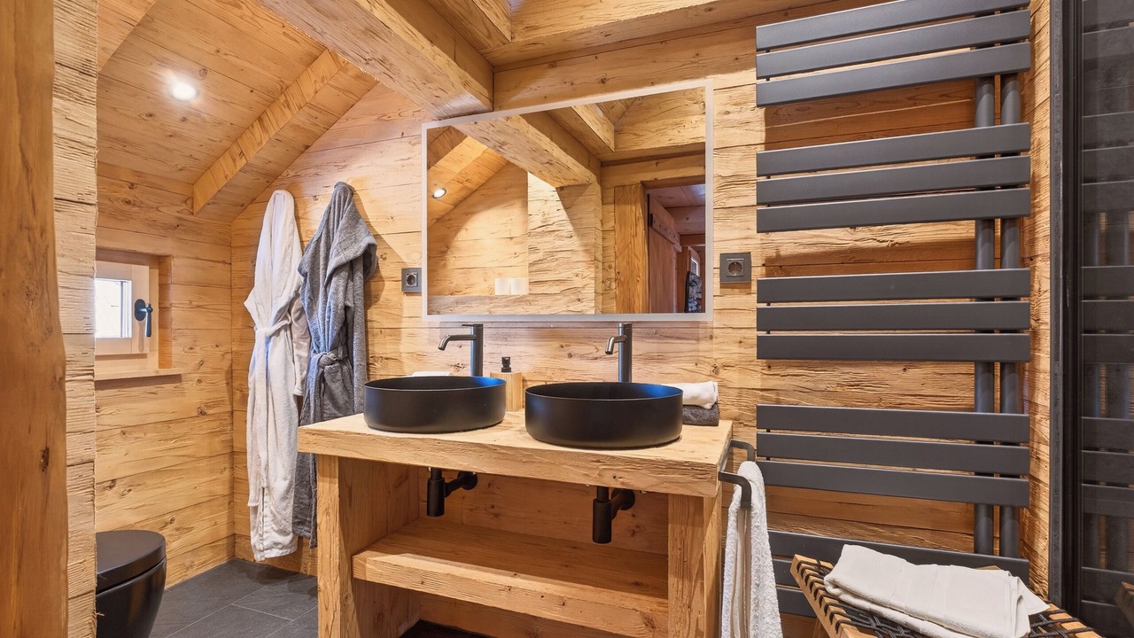 Photo of Bathroom in Zweisimmen Nr Gstaad