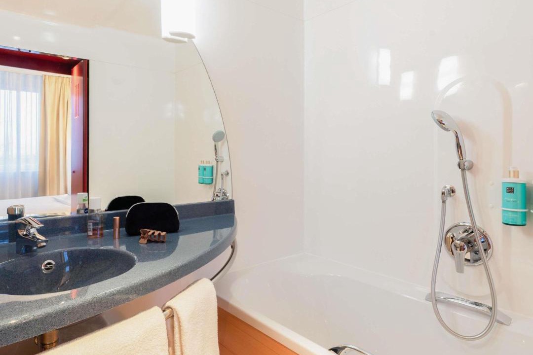Photo of Bathroom in Vernier