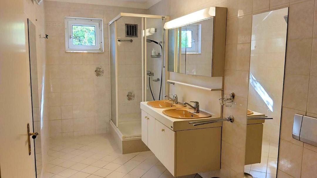 Photo of Bathroom in Corin-de-la-Crete