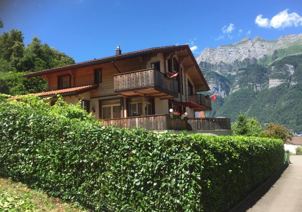 Photo of Others in Quarten