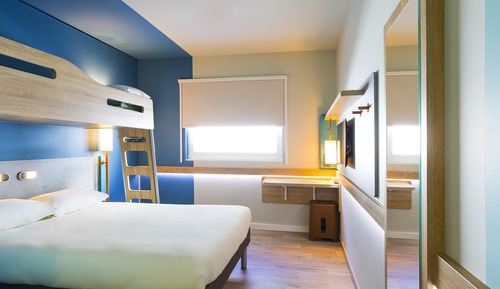 Room, Multiple Beds