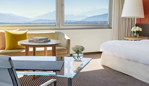 Junior Suite, 1 King Bed, Lake View
