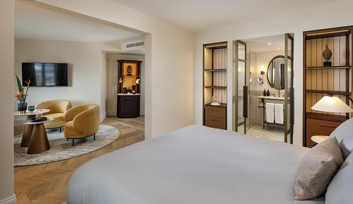 Ambassador Junior Suite