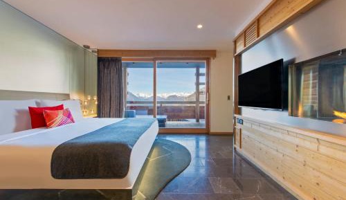 Escape Large King Suite with Balcony and Fireplace