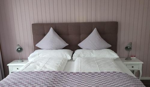Deluxe Double Room with Shower