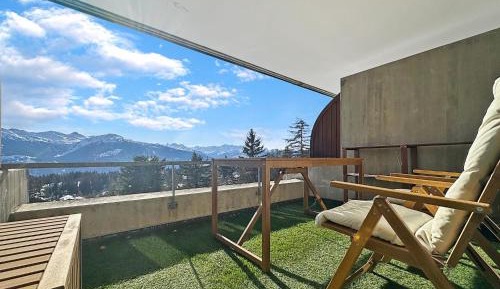 Studio with Mountain View