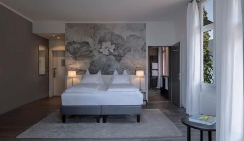 Deluxe Double or Twin Room with Balcony