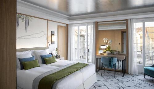 Riverside King Deluxe Room